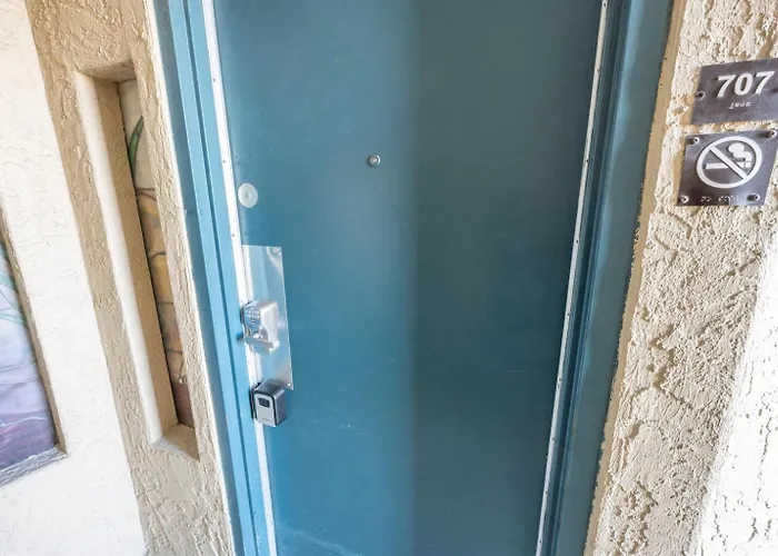 New Remodeled Direct Oceanfront Views Beach Cove